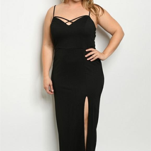 CHARLOTTE RUSSE BLACK PLUS SIZE DRESS - Picture 2 of 3